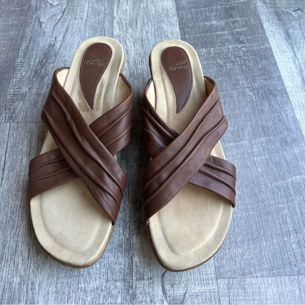 Dansko Brown Neeci Wedge Cross Strap Sandals Size 41 Leather upper / Lining